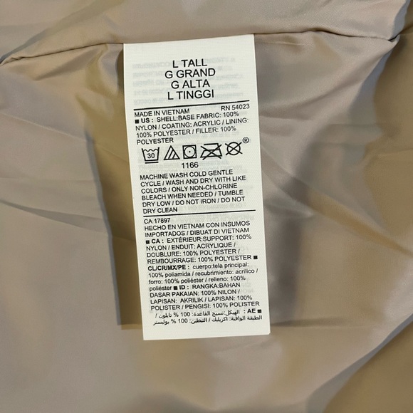 NWT Old Navy Narrow-Channel Quilted Puffer Vest Size L Tall - Picture 5 of 5